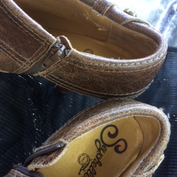 Seychelles Brown Heels with Studs - Picture 3 of 8